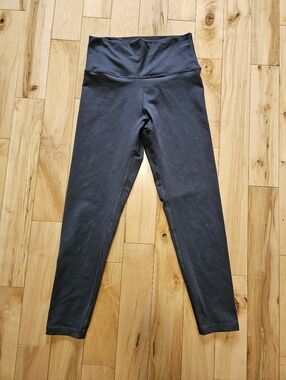 Offline By Aerie The Hugger High Waisted Legging Medium Short Smoke Gray